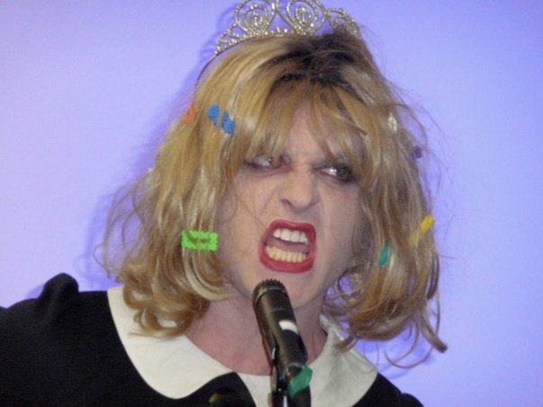Courtney Love is no drag!
