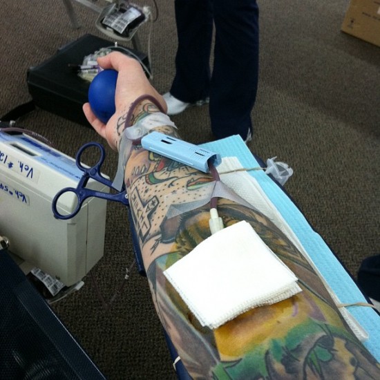 New rules allow people with tattoos to donate blood sooner. Good job @liverdiet.