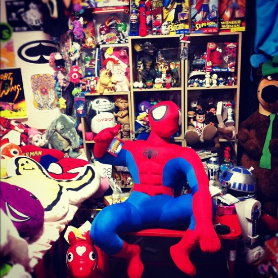 @shoooopon celebrates her birthday in Japan with a giant Spiderman.